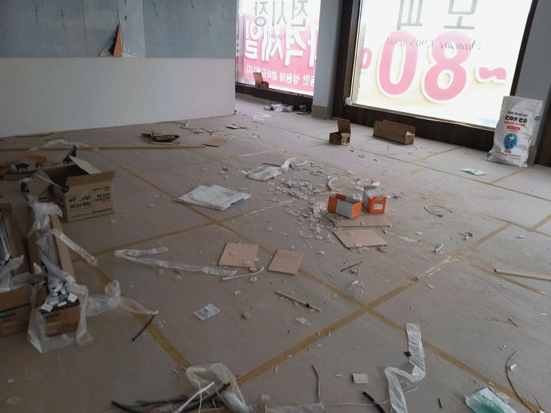 피자집. 햄버거 매장 인테리어 후 준공청소 작업 사진 2